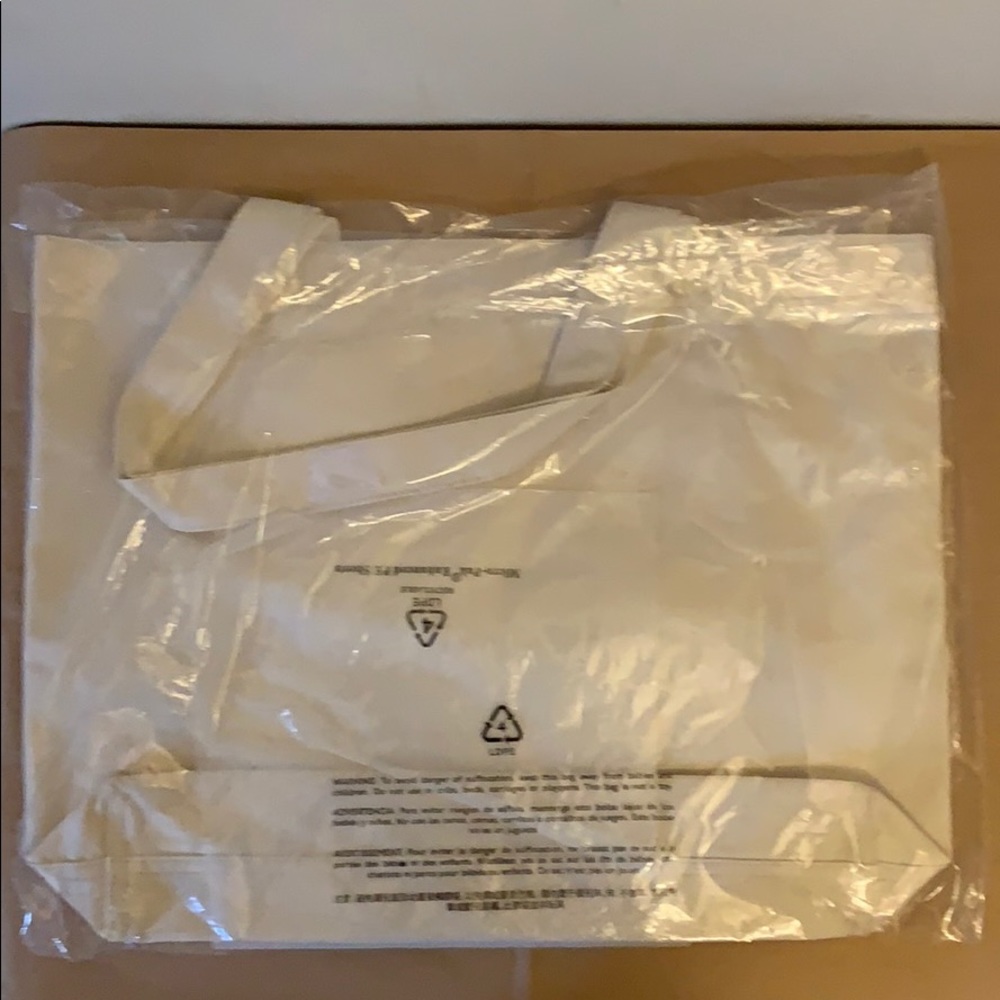 NWOT Madewell Annual Icon Collectible Canvas Tote - Picture 3 of 3